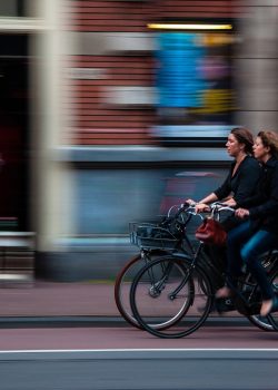 cyclists-690644_1920.jpg